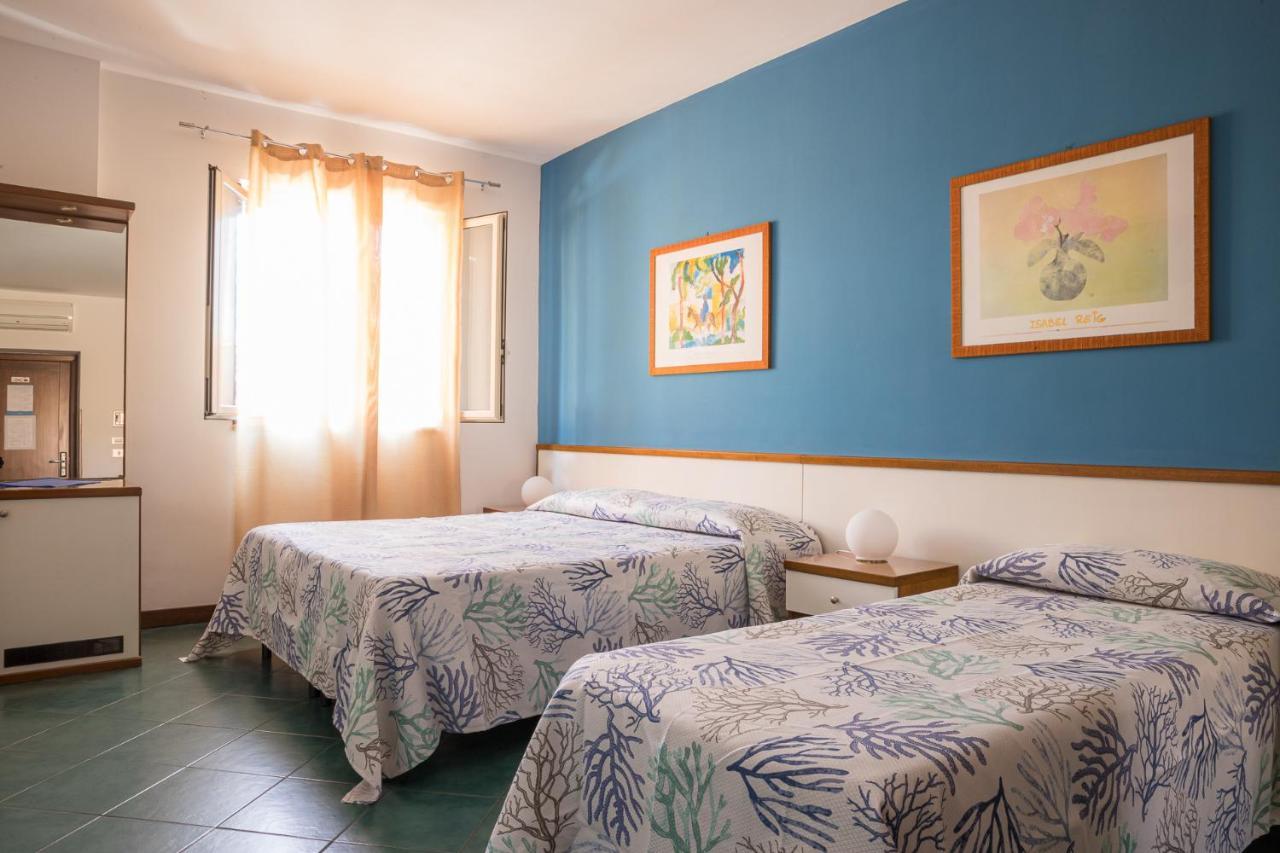 Hotel Clelia Isola di Ustica Exterior photo