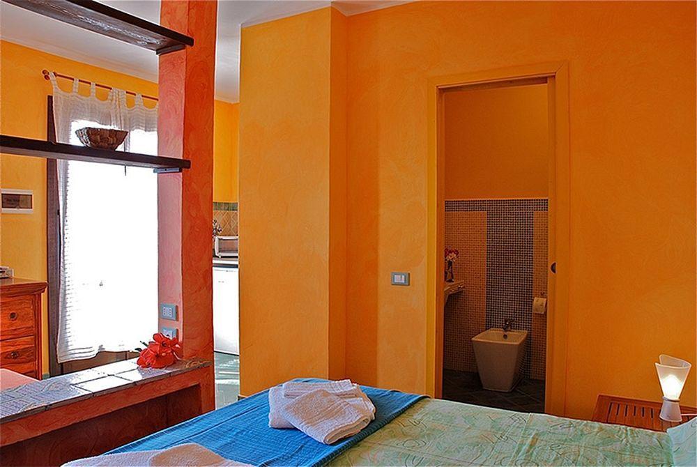 Hotel Clelia Isola di Ustica Exterior photo